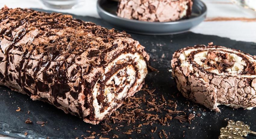 Meringue Roulade
