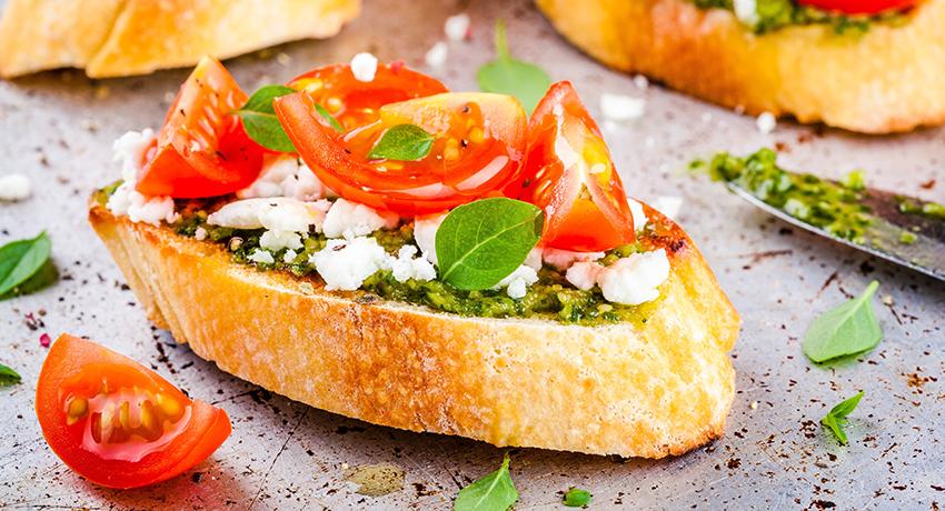 Crostini with tomatoes and cheese