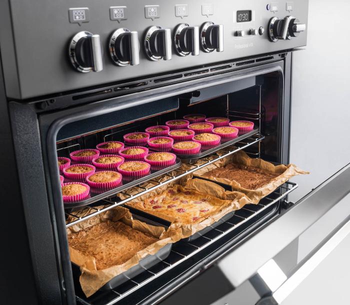 Falcon single cavity range cooker with cupcakes and traybakes