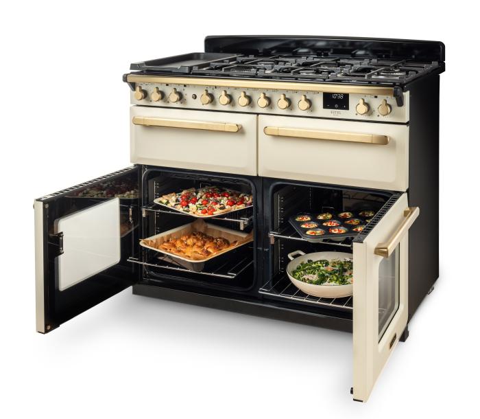 Falcon Estel Deluxe 110 with slow cook cavity in Pale Cream/Antique Brass